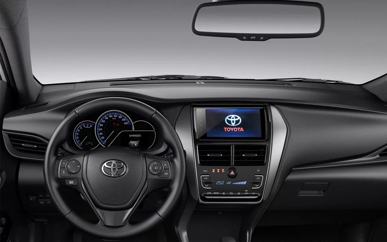 Interior do Toyota Yaris Sedan