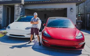 Saiba mais sobre o funcionário da Tesla que foi demitido após dormir em seu carro e utilizar as instalacões da fabrica para tomar banho buscando aumentar sua produtividade